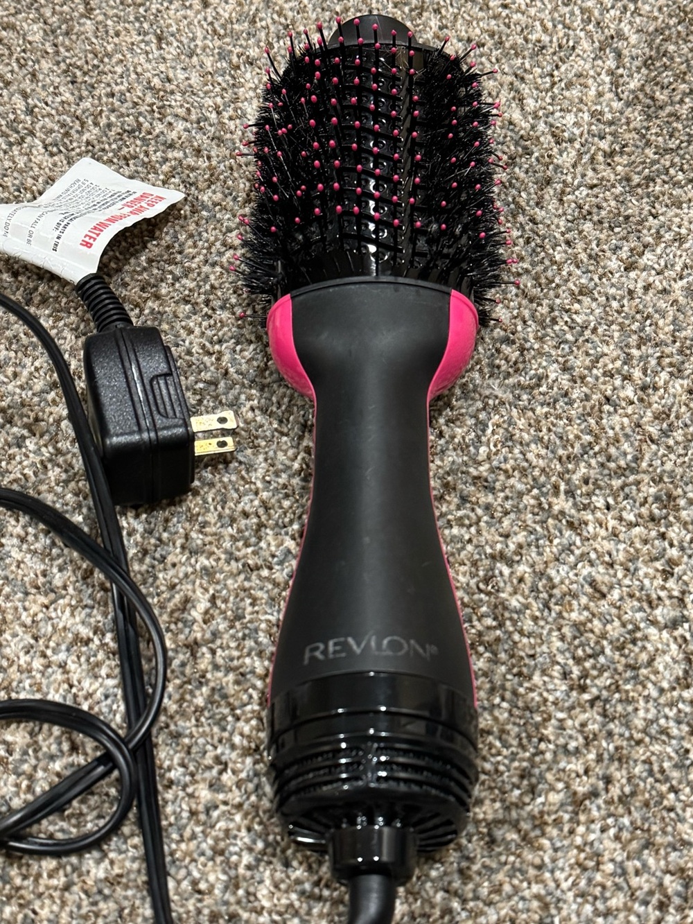 Revlon Pink and Black Hot Air Dryer Brush Volumizer : tested